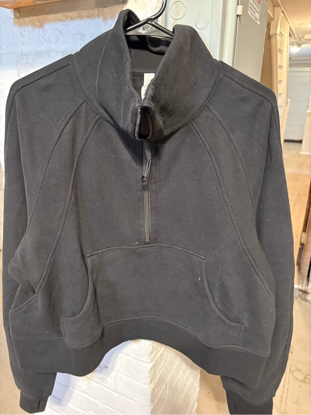 Scuba Oversized
Funnel Neck sweatshirt